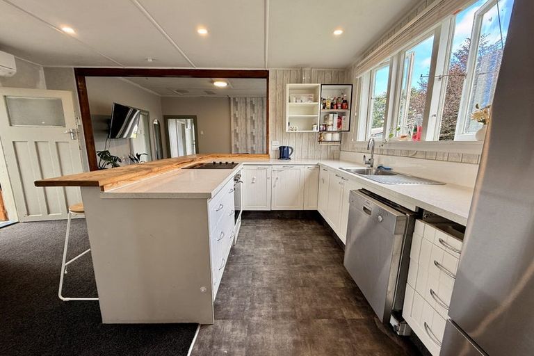 Photo of property in 63 Elles Road, Otautau, 9610