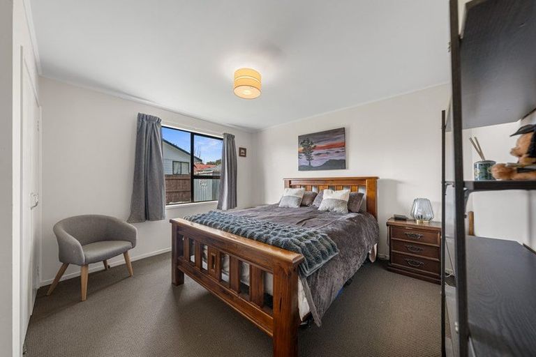 Photo of property in 1/29 Edwin Freeman Place, Ranui, Auckland, 0612