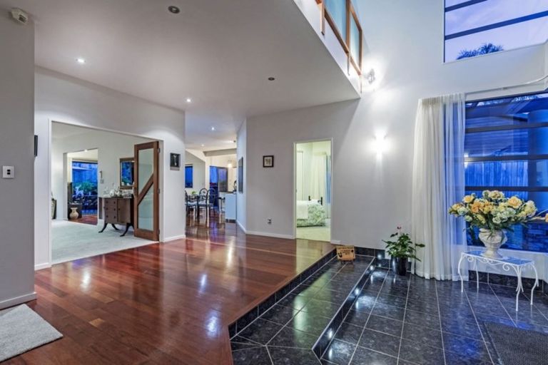 Photo of property in 13 Oakway Drive, Schnapper Rock, Auckland, 0632