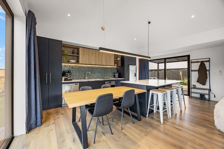 Photo of property in 14 Tomtit Crescent, Lake Hawea, 9382