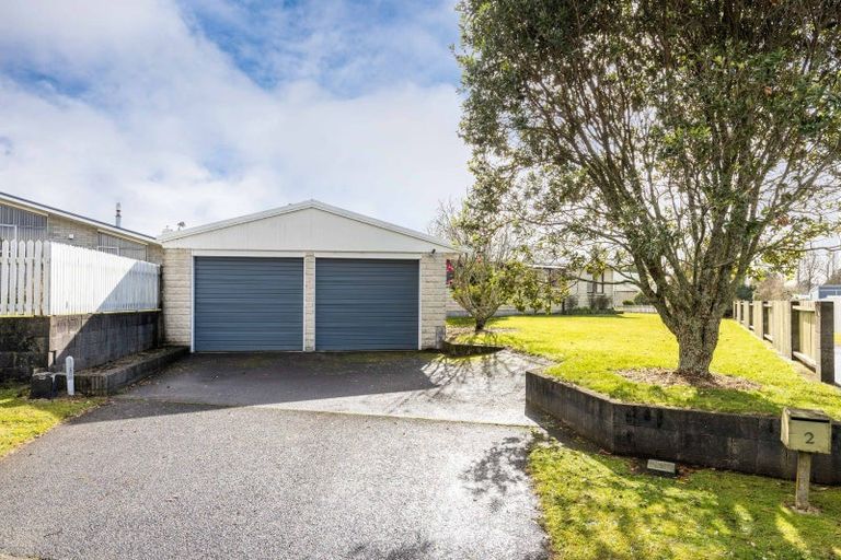 Photo of property in 2 Rangiora Place, Inglewood, 4330