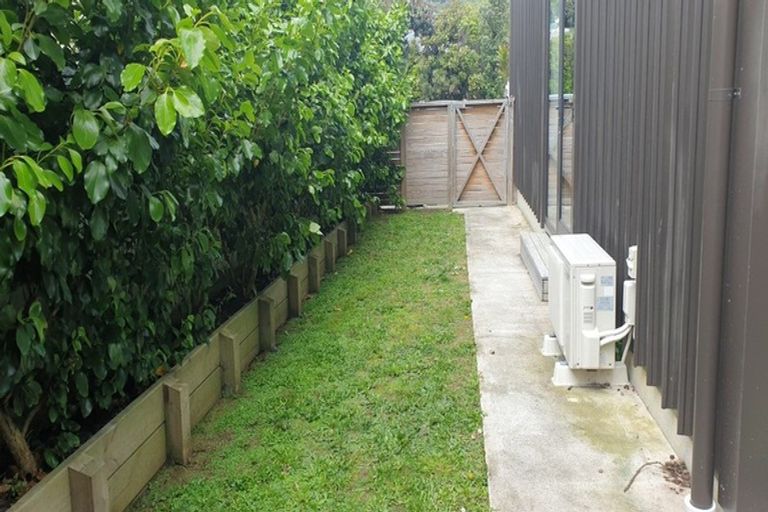 Photo of property in 74u1 Derwent Street, Island Bay, Wellington, 6023