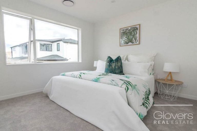 Photo of property in 17 Kearns Drive, Hobsonville, Auckland, 0616