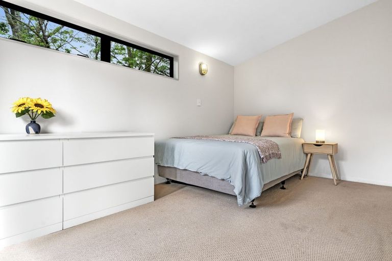 Photo of property in 9 Ginders Drive, Massey, Auckland, 0614