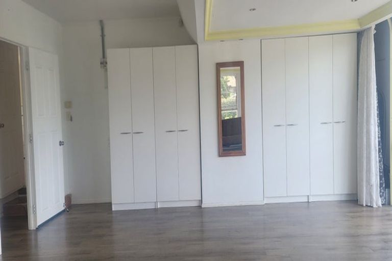Photo of property in 32 Middlefield Drive, East Tamaki Heights, Auckland, 2016