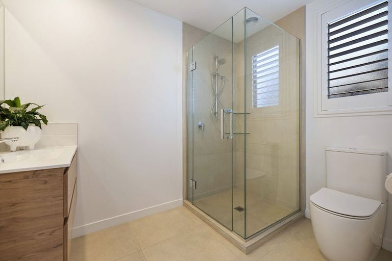 Photo of property in 18 Chapman Way, Jacks Point, 9371