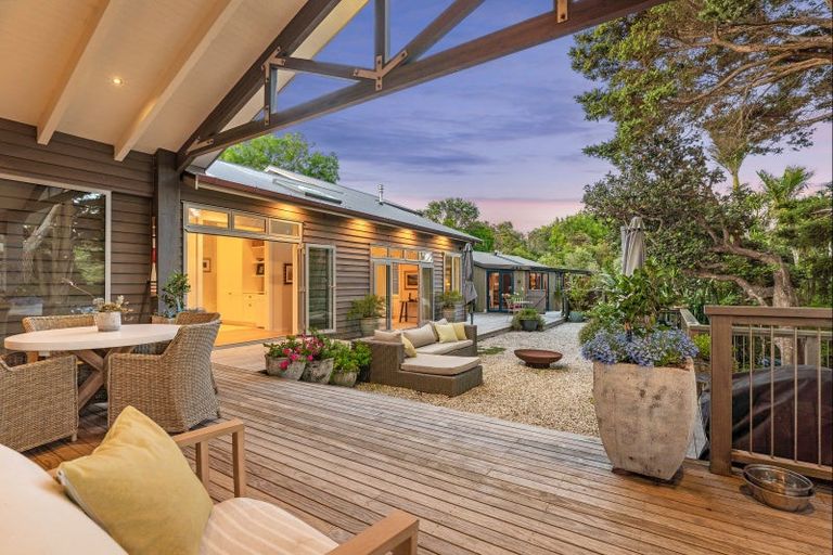 Photo of property in 893 Takatu Road, Tawharanui Peninsula, Warkworth, 0986