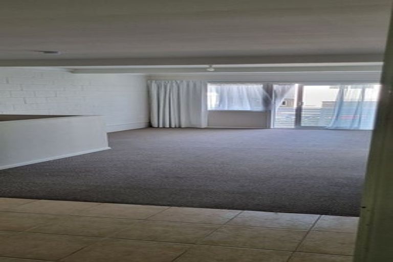 Photo of property in 15f1 Bloomsbury Grove, Newlands, Wellington, 6037