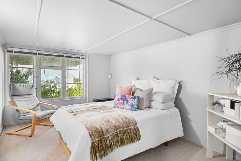 Photo of property in 25 Ranui Crescent, Diamond Harbour, 8971