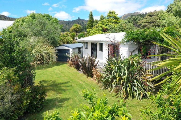 Photo of property in 10 Stingray Crescent, Whiritoa, Whangamata, 3691