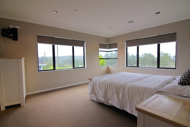 Photo of property in 75 Laurel Oak Drive, Schnapper Rock, Auckland, 0632