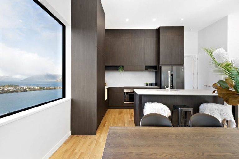 Photo of property in 5 Lancewood Lane, Queenstown, 9300