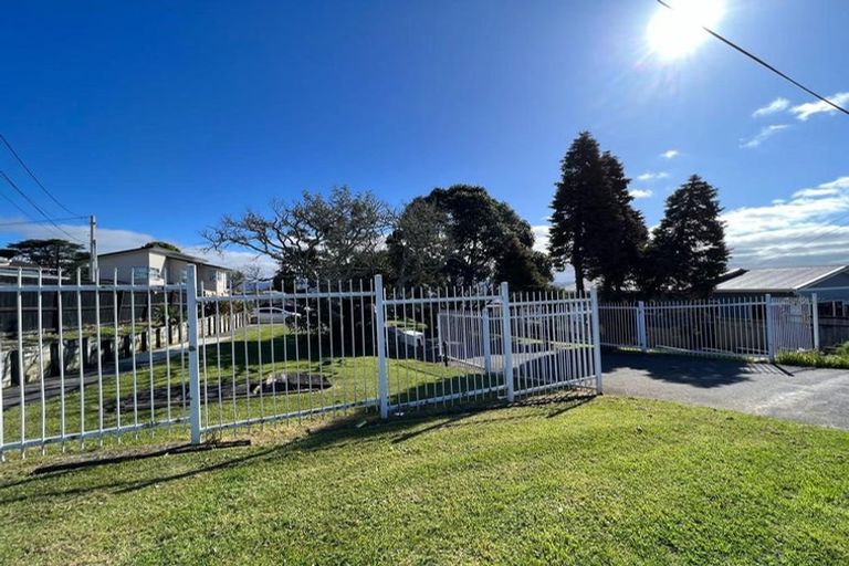 Photo of property in 13/242 Great North Road, Henderson, Auckland, 0612