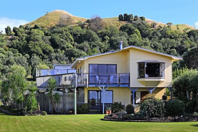 Photo of property in 1 Mchardy Place, Glenfield, Auckland, 0627