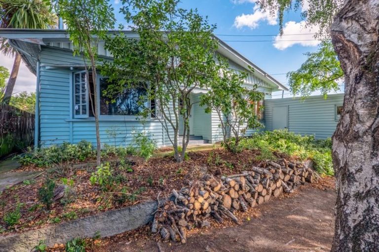 Photo of property in 58 Opawa Road, Waltham, Christchurch, 8023