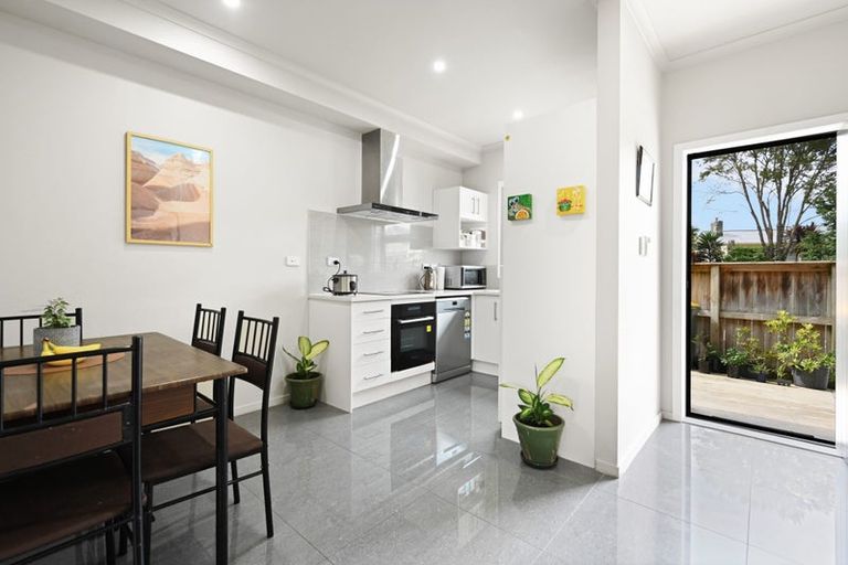 Photo of property in 2u3 Rosalind Street, Deanwell, Hamilton, 3206