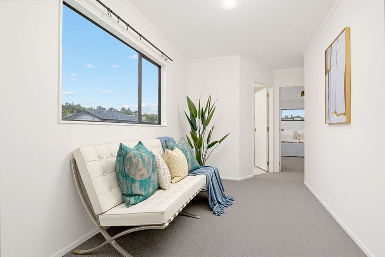 Photo of property in 54 Zefiro Drive, Massey, Auckland, 0614