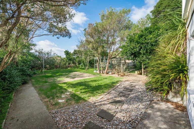 Photo of property in 21 Chums Road, Paraparaumu Beach, Paraparaumu, 5032