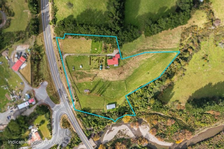 Photo of property in 1712 State Highway 2, Kaitoke, Upper Hutt, 5018