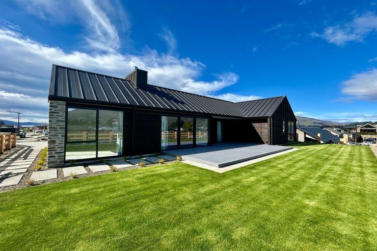 Photo of property in 15 Mason Street, Wanaka, 9305