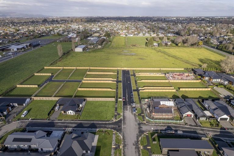 Photo of property in 32 Walter Case Drive, Harewood, Christchurch, 8051