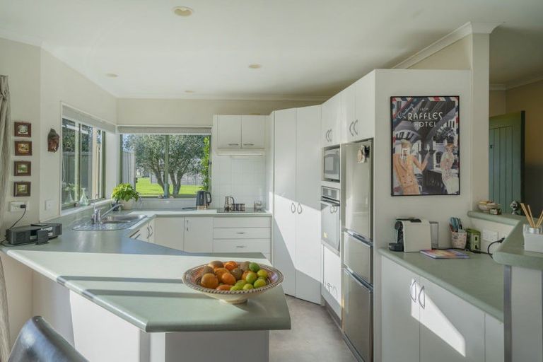 Photo of property in 4 Mayfair Close, Whitianga, 3510