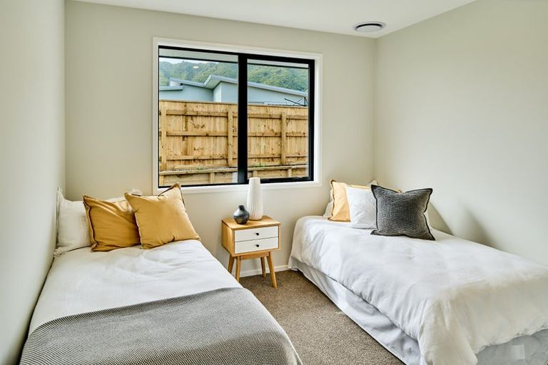 Photo of property in 6 Pihoihoi Close, Waikanae, 5036