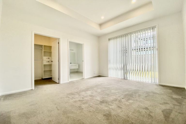 Photo of property in 71 Hayfield Way, Karaka, Papakura, 2113