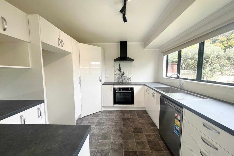 Photo of property in 16 Ebony Place, Massey, Auckland, 0614
