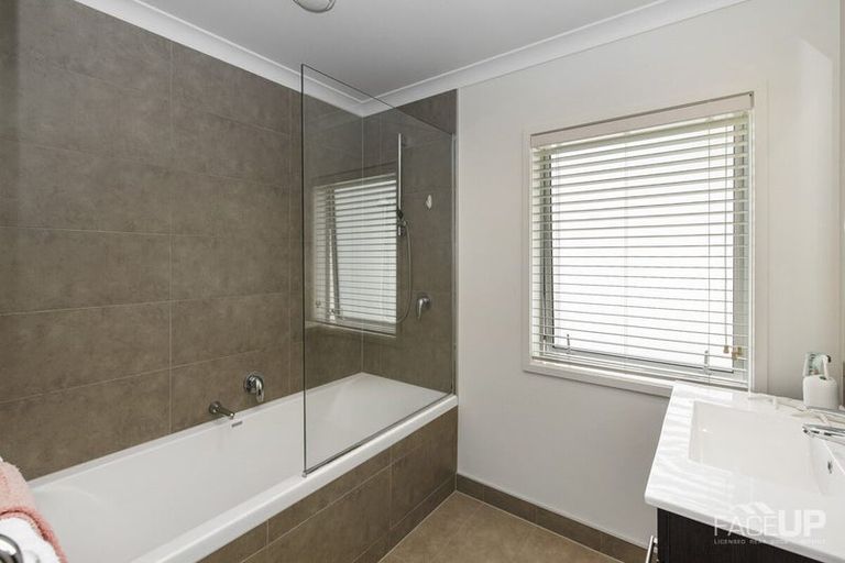 Photo of property in 10 Toheroa Street, Hobsonville, Auckland, 0616