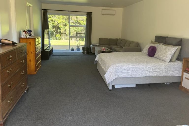 Photo of property in 9 Mudgeways Road, Massey, Auckland, 0614
