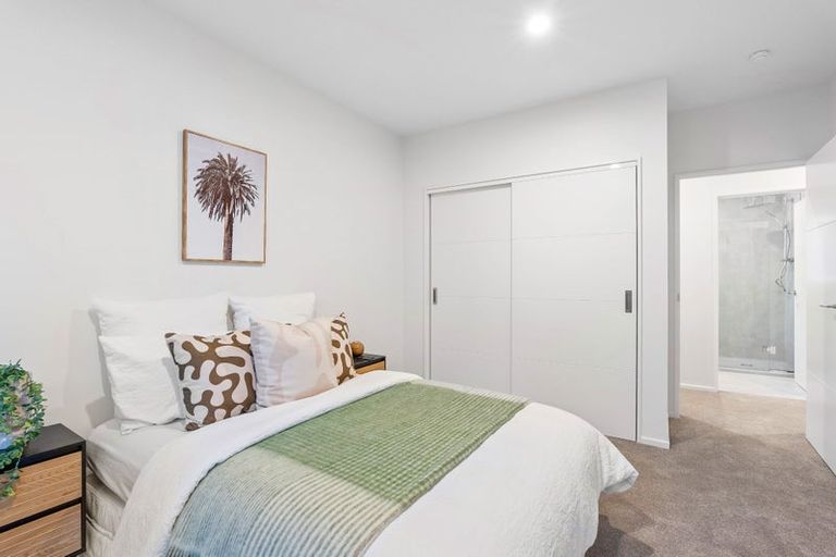 Photo of property in 16 Soleares Avenue, Mount Pleasant, Christchurch, 8081
