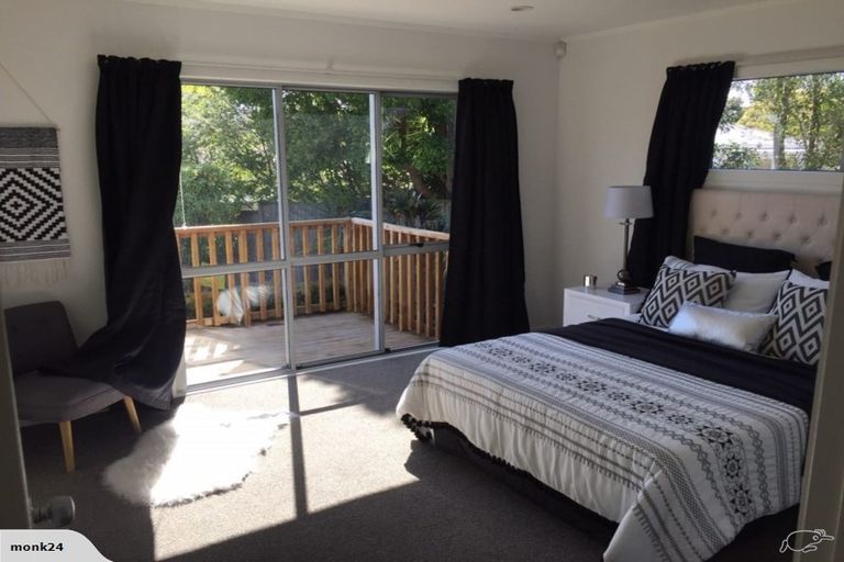 Photo of property in 53a Stottholm Road, Titirangi, Auckland, 0604