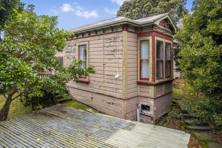 Photo of property in 33 Nairn Street, Mount Cook, Wellington, 6011