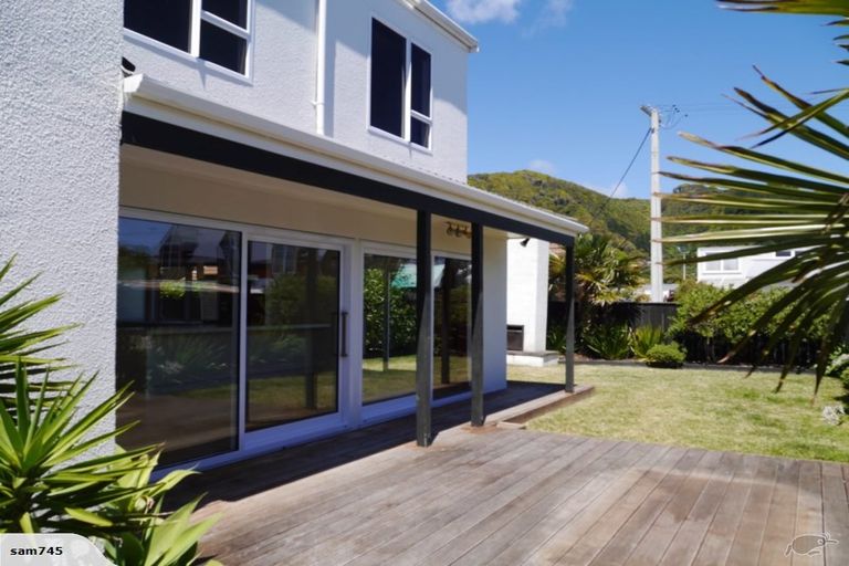 Photo of property in 19 Miro Street, Eastbourne, Lower Hutt, 5013