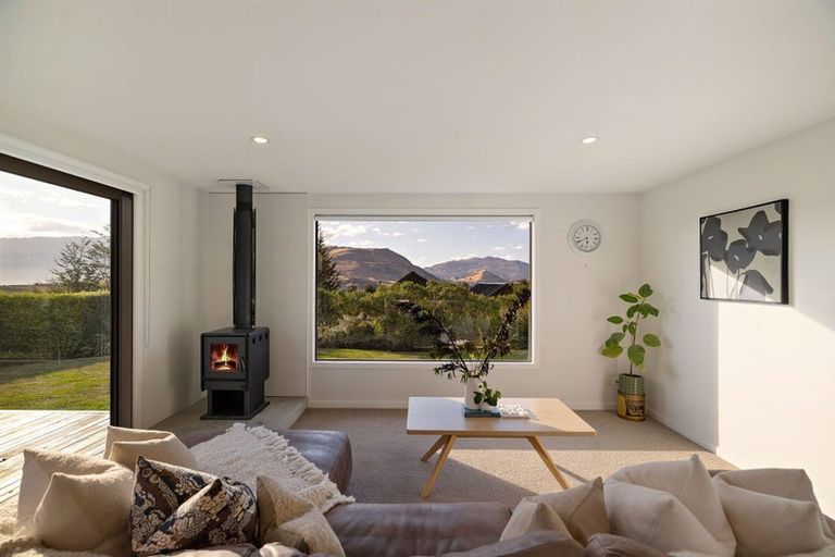 Photo of property in 3 Caithness Court, Jacks Point, Queenstown, 9371