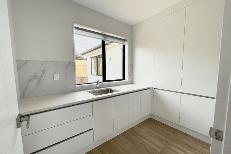 Photo of property in 35 Symes Drive, Red Beach, 0932