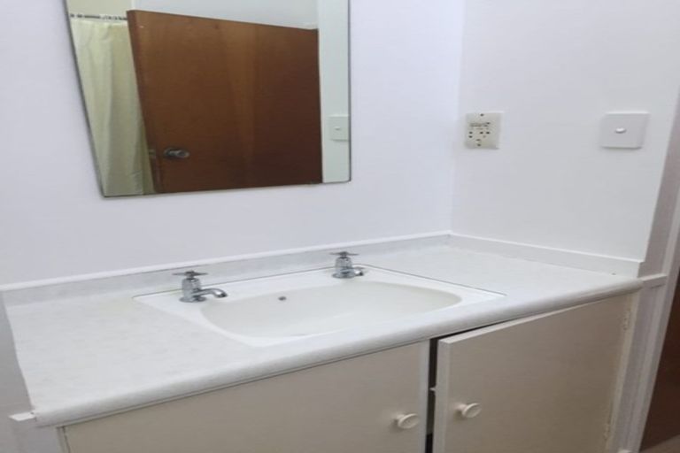 Photo of property in 2/156 Hutchinson Avenue, New Lynn, Auckland, 0600