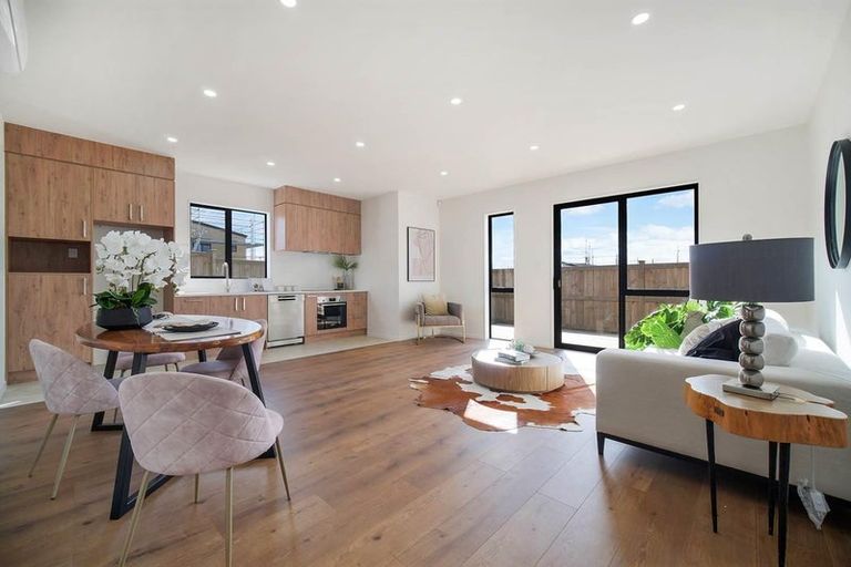 Photo of property in 62 Kaapehu Street, Karaka, 2578
