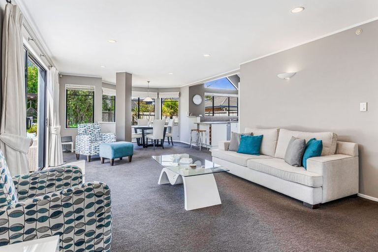 Photo of property in 15 Cellarmans Street, Te Atatu Peninsula, Auckland, 0610