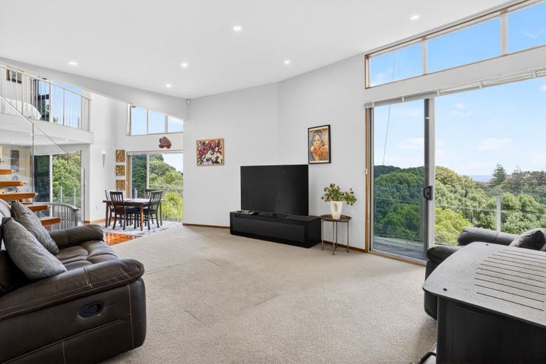 Photo of property in 10 Waitea Road, Muriwai, Waimauku, 0881