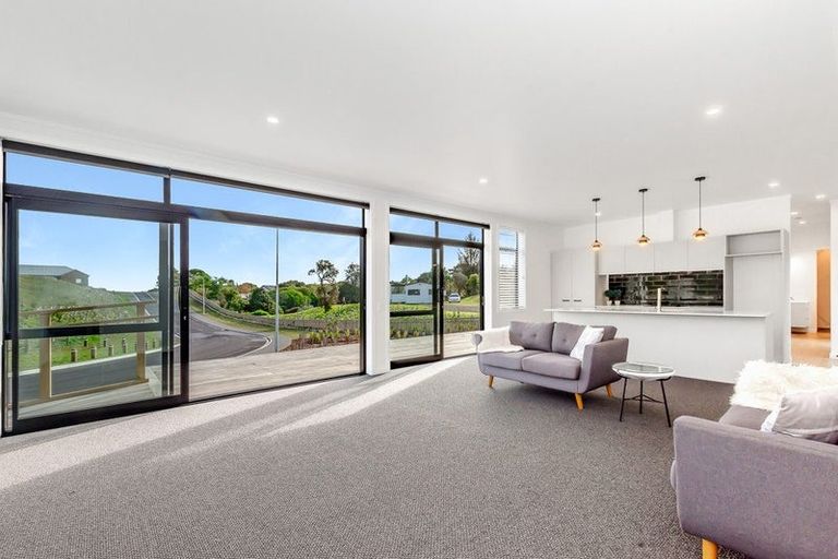 Photo of property in 42 Parkwood Avenue, Westgate, Auckland, 0614