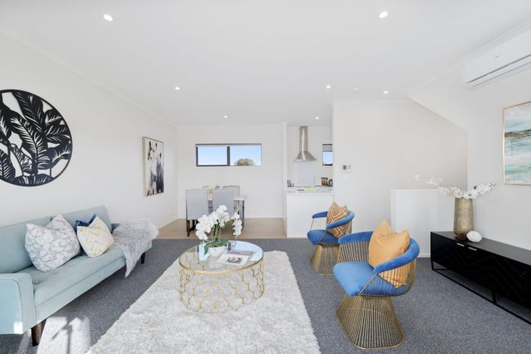 Photo of property in 5/5 Peachgrove Road, Te Atatu Peninsula, Auckland, 0610