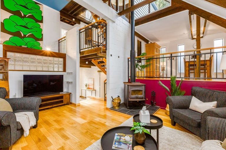 Photo of property in 57 Kahu Road, Paremata, Porirua, 5024