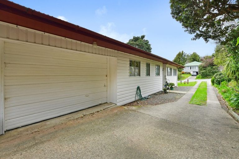 Photo of property in 2/50 Lincoln Avenue, Tawa, Wellington, 5028