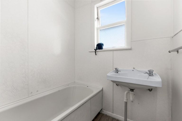 Photo of property in 96 Nuffield Avenue, Marewa, Napier, 4110
