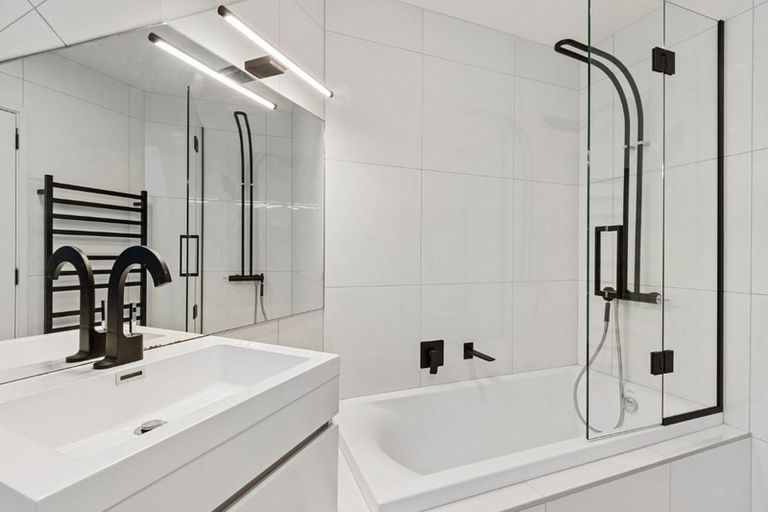 Photo of property in 2/36 Edgeware Road, St Albans, Christchurch, 8014