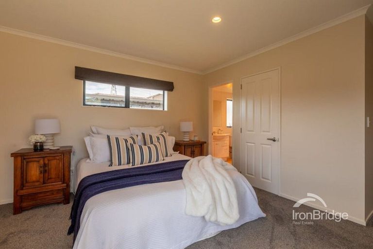 Photo of property in 13 Percy Kinsman Crescent, Riverstone Terraces, Upper Hutt, 5018