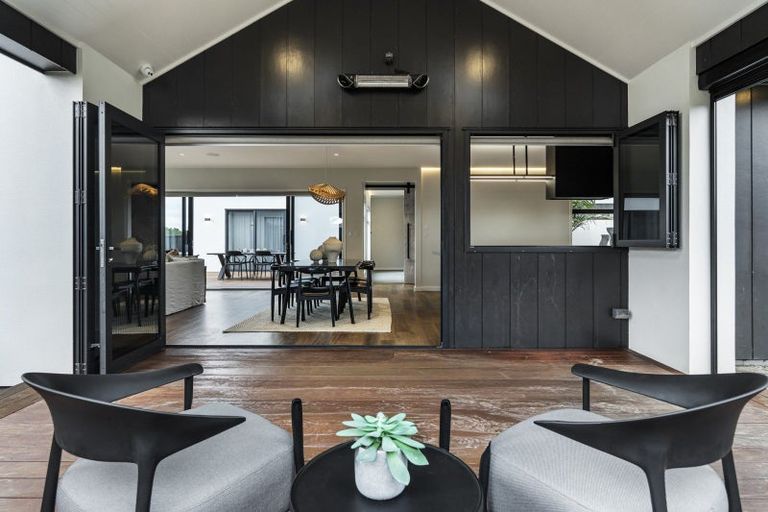 Photo of property in 28 Honeyfield Drive, Whalers Gate, New Plymouth, 4310