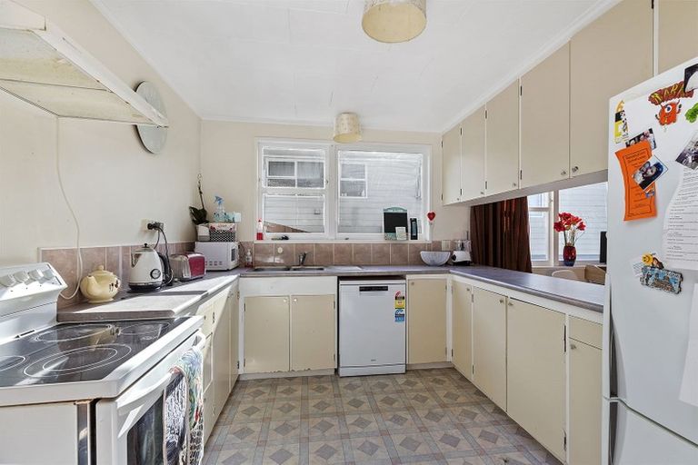 Photo of property in 56 Spinnaker Drive, Whitby, Porirua, 5024